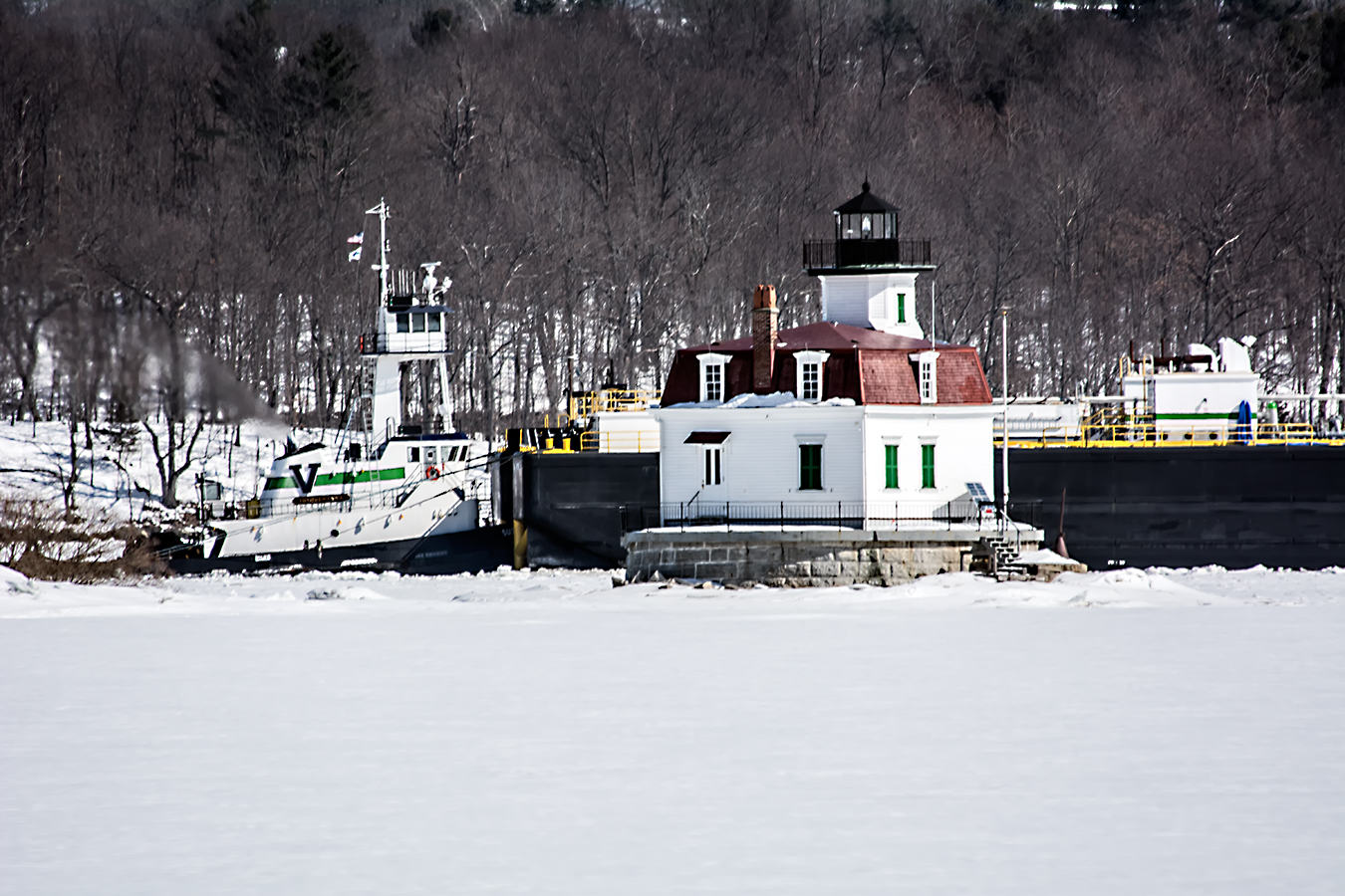 1502_0528a.jpg - Feb -- Esopus Lighthouse in the Hudson
