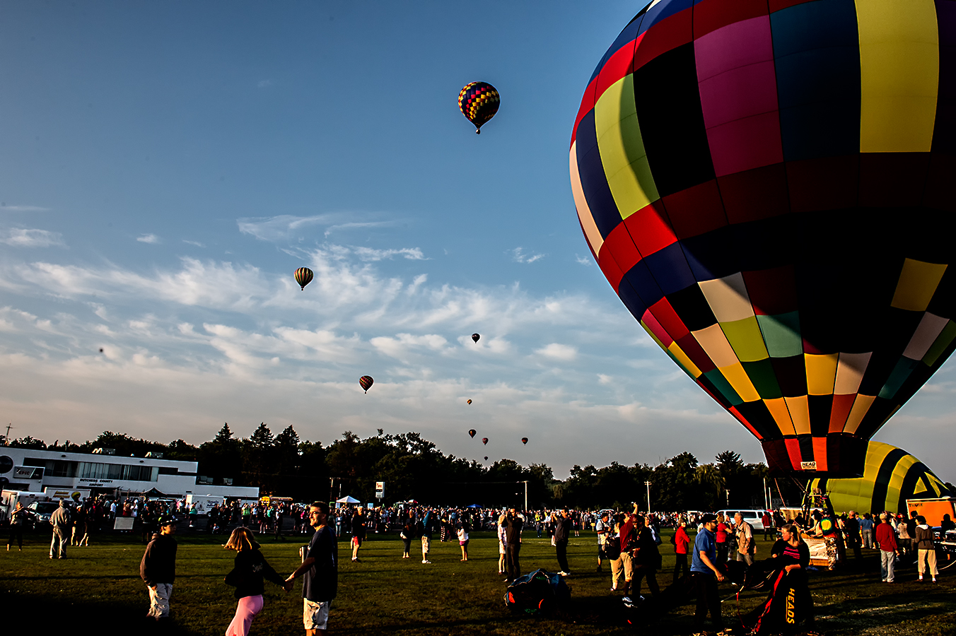 1507_0395a.jpg - July -- Poughkeepsie Balloonfest