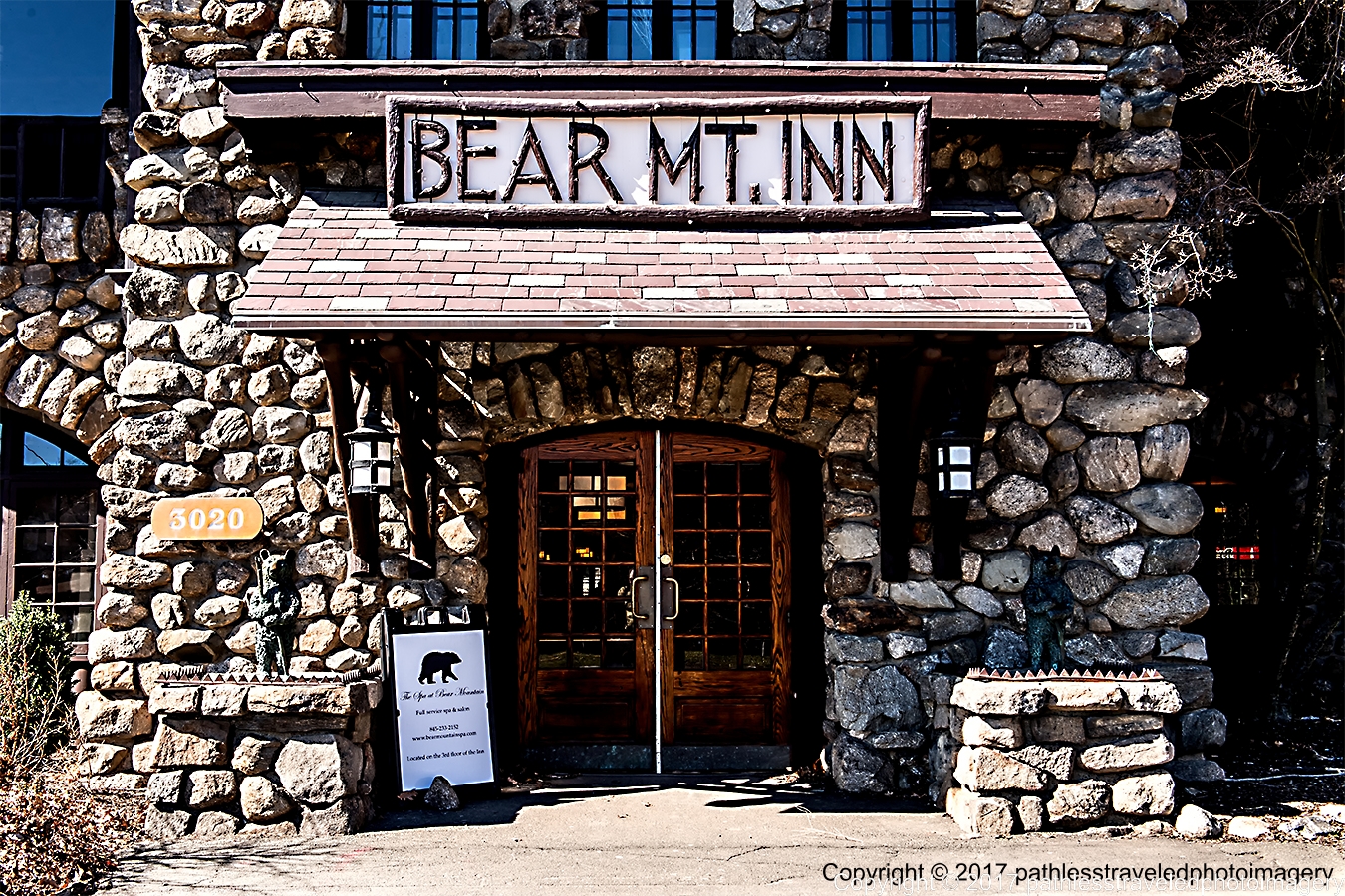 1703_0010a.jpg - Mar - Bear Mountain Inn
