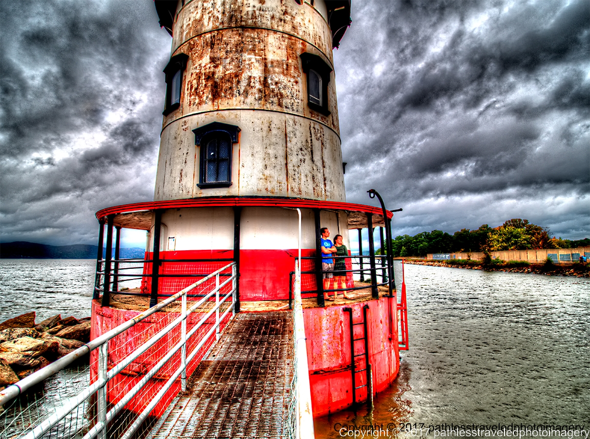 1710_2093hdra.jpg - Oct -- Sleepy Hollow Lighthouse