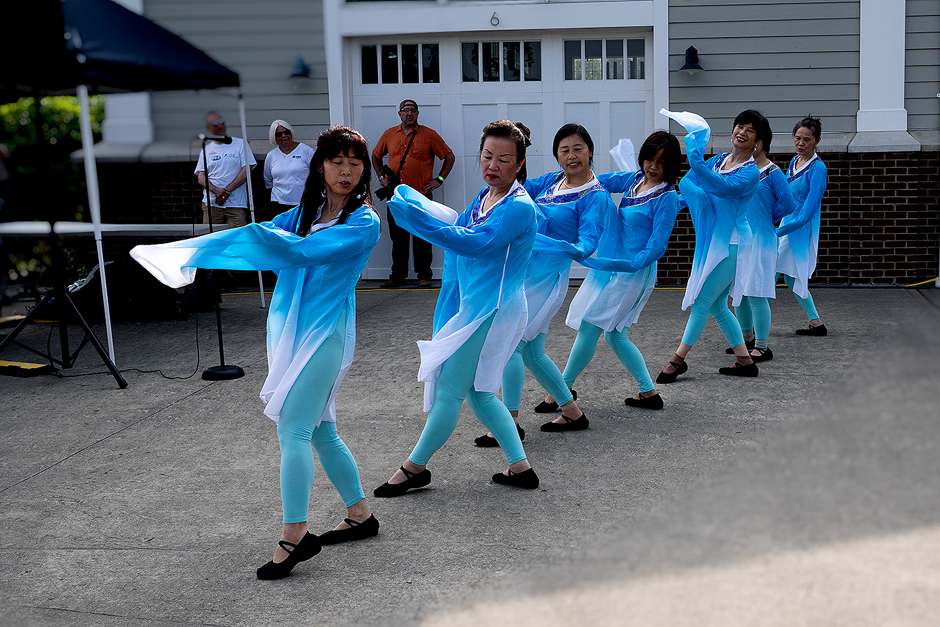 1907_2015a.jpg - Dancers from the local Chinese Church